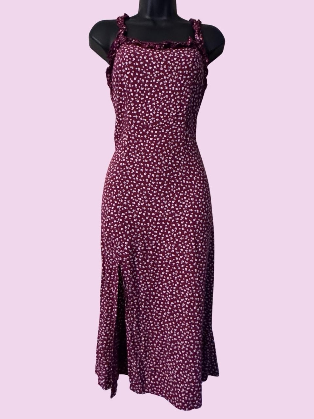 Francesca’s burgundy & white floral long dress with ruffled straps 💃